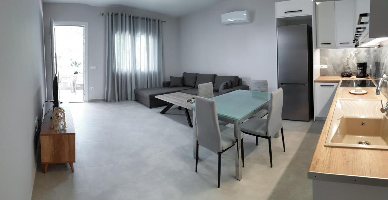 כיוס Almeta Suites מראה חיצוני תמונה